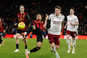 Hill-i-Gyokeres-w-walce-o-pilke