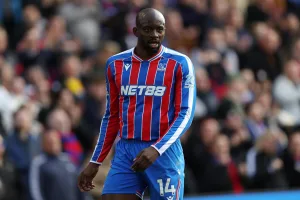 Mateta-w-koszulce-Crystal-Palace