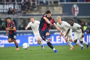 Orsolini-oddajacy-strzal