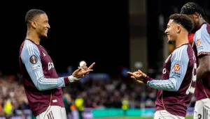 Ezri Konsa, Jadon Sancho