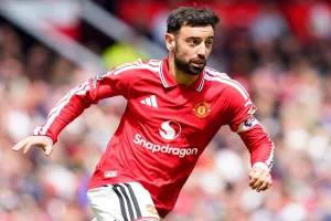 Fernandes-w-koszulce-Manchesteru-United