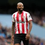Igor-Thiago-w-koszulce-Brentford