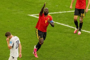 Lukaku-celebrujacy-gola