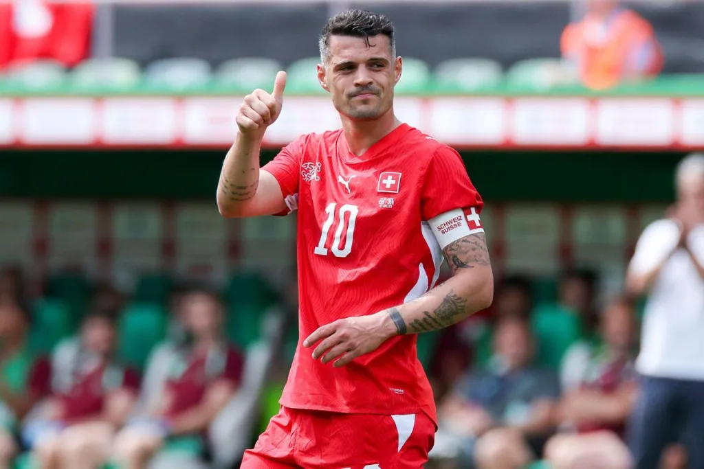 Xhaka-celebrujacy-gola