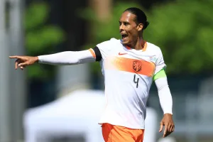 van-dijk-instruujacy-kolegow