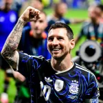 Messi-celebrujacy-zwyciestwo-nad-Anglia