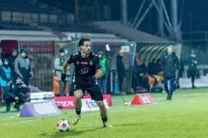 Daniel Vega Cintas podczas meczu ze Zniczem