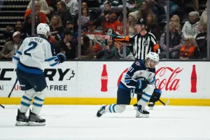 NHL Jets Connor